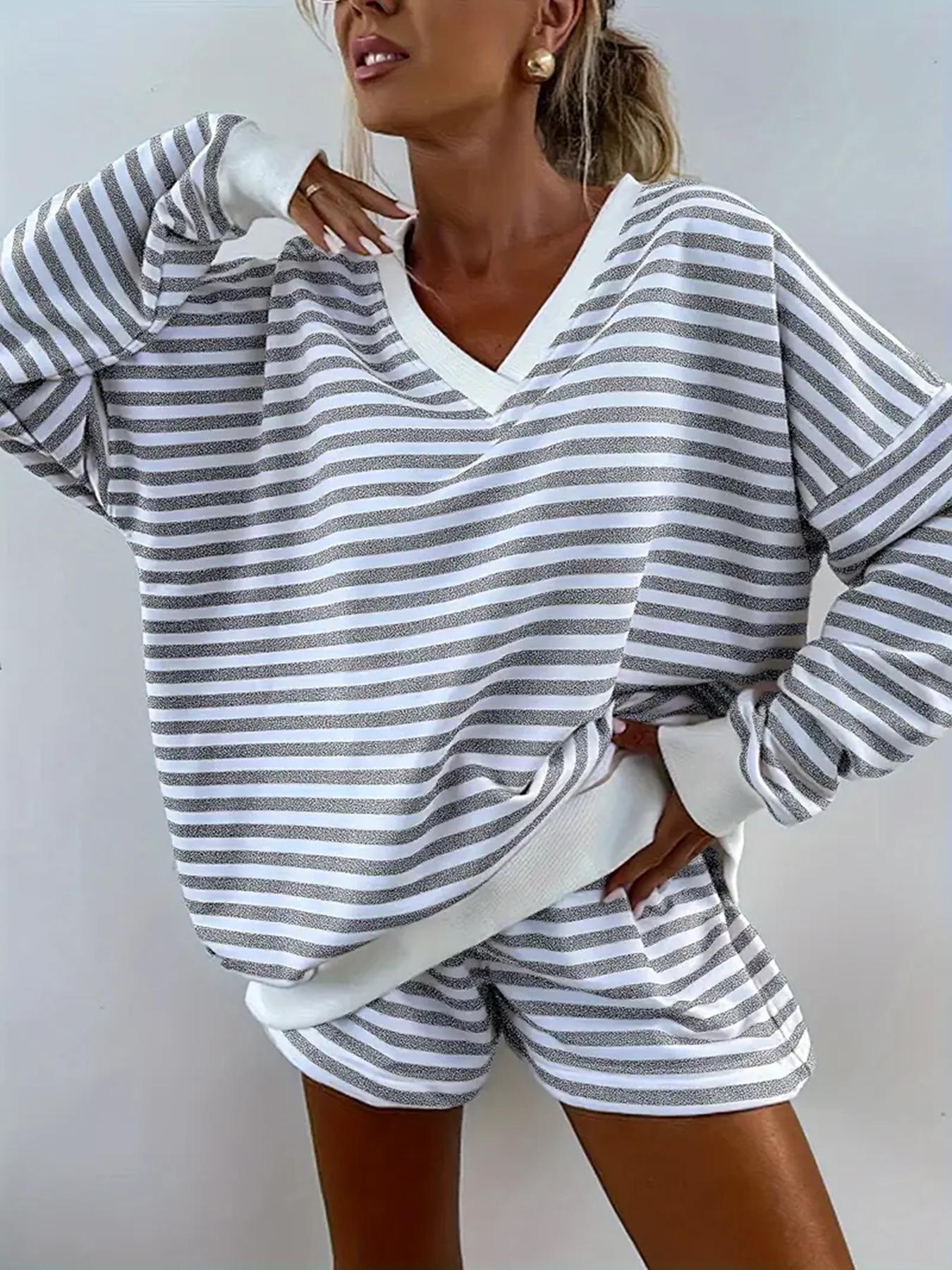 Women's sporty striped top with short shorts NOVAE