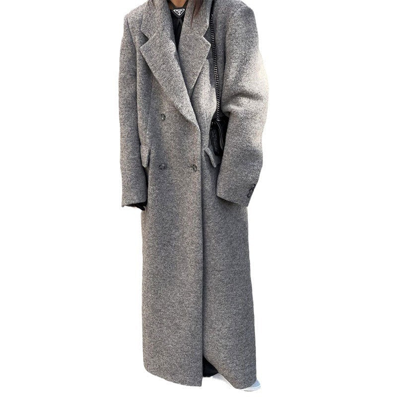 Women's oversized wool coat in the elegant NOVAE design