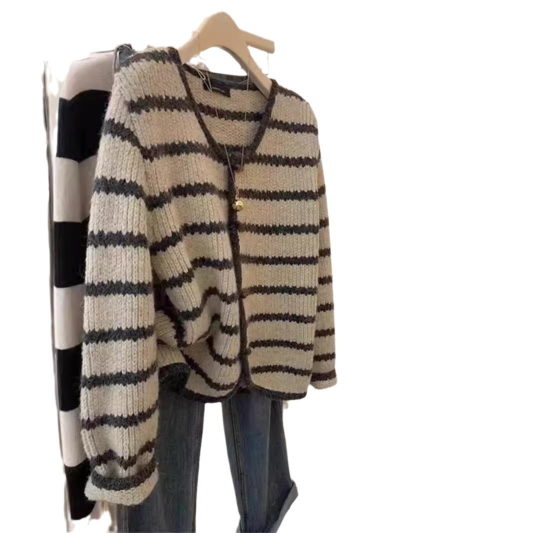 Women's Boho-style cardigan with button placket and wide sleeves NOVAE