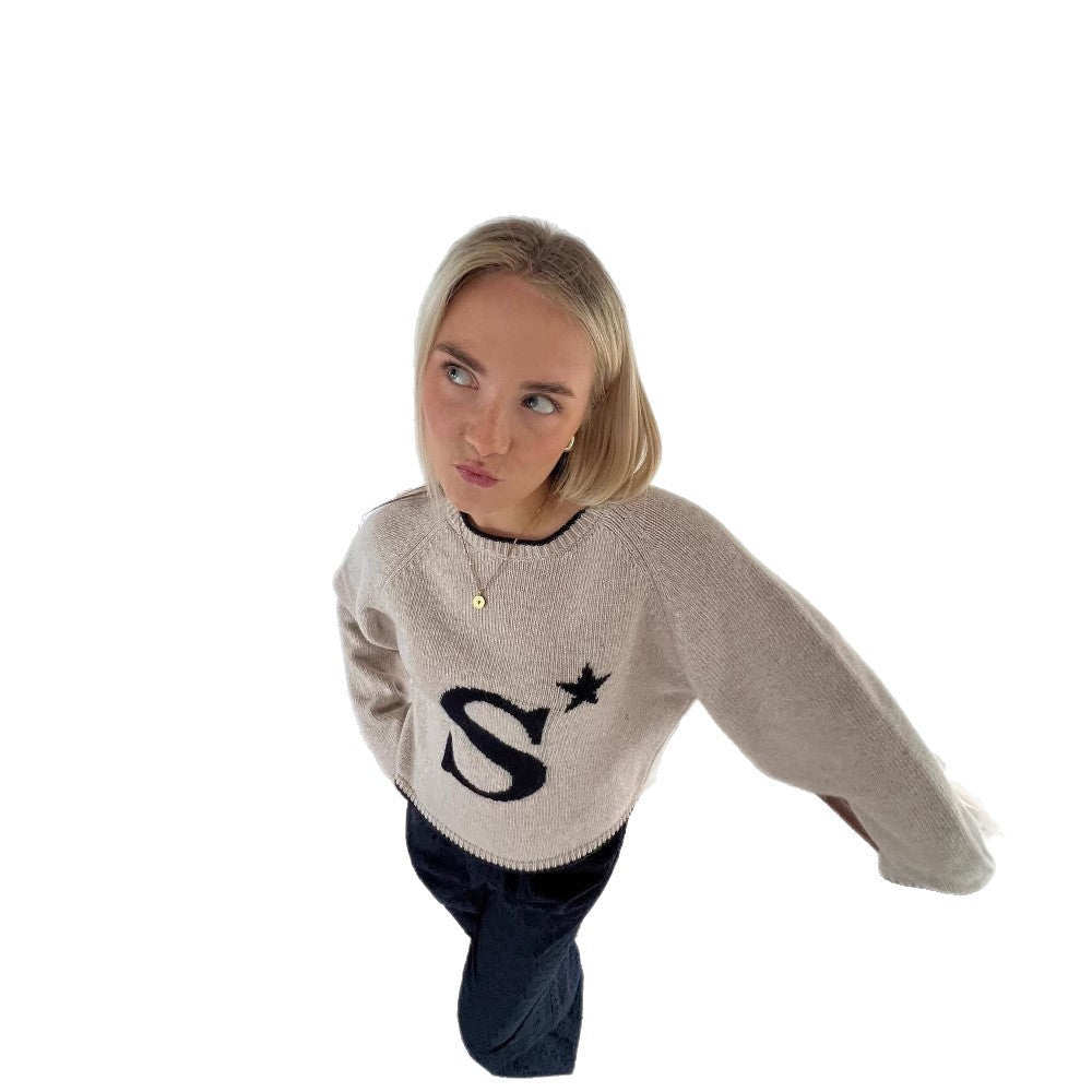 Women's fashionable knit sweater with graphic design and casual trouser cut NOVAE