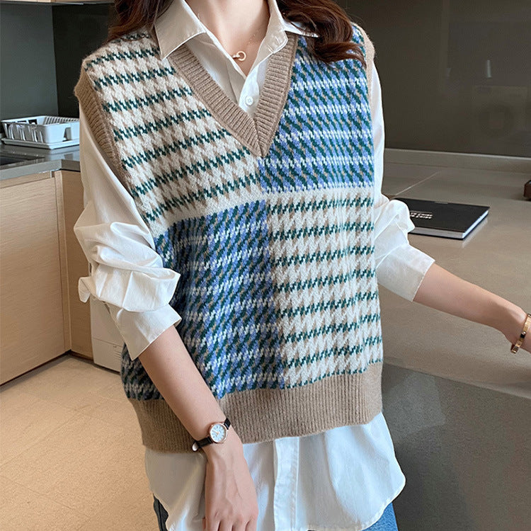 Women's Stylish V-Neck Knit Sweater in Color Block Design NOVAE