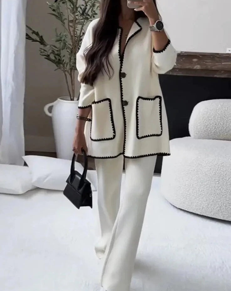 Women's elegantly cut blazer jacket with contrasting details and wide-leg trousers NOVAE