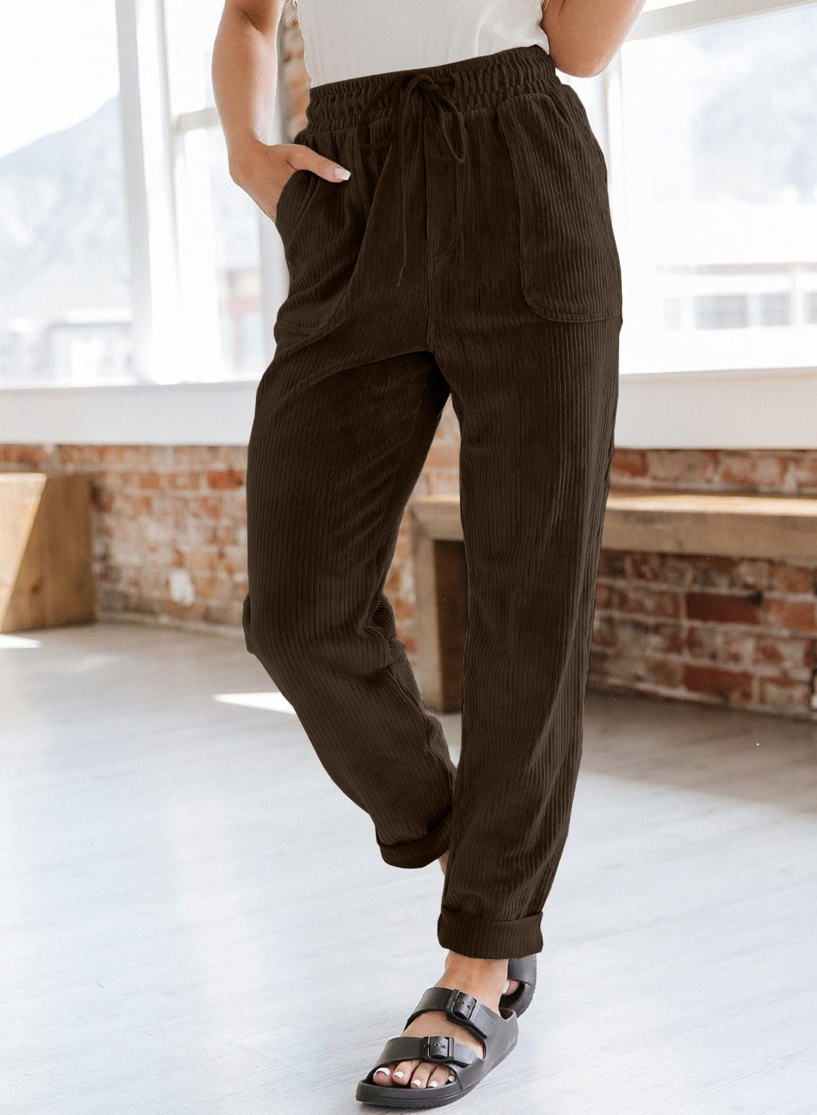 Women's leisure trousers with elasticated waistband and practical pockets NOVAE