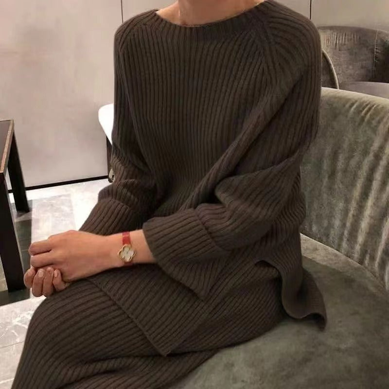 Women's knitted ensemble with a wide cut and elegant design NOVAE
