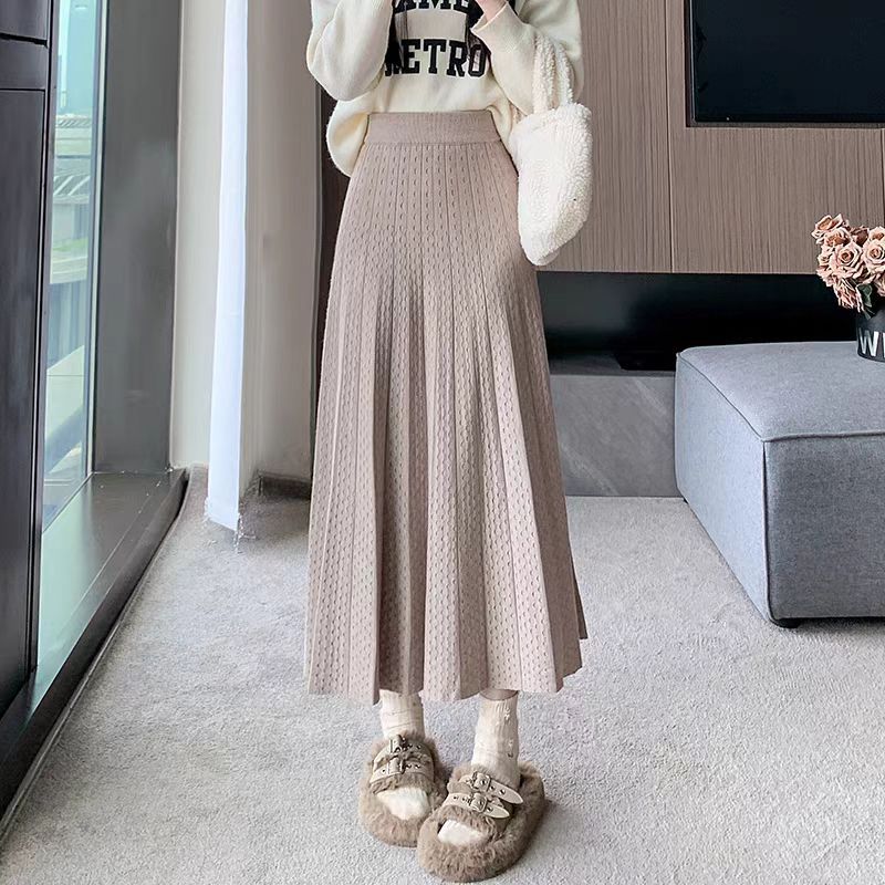 Women's Elegant Pleated Maxi Skirt with High Waist and Fine Texture NOVAE