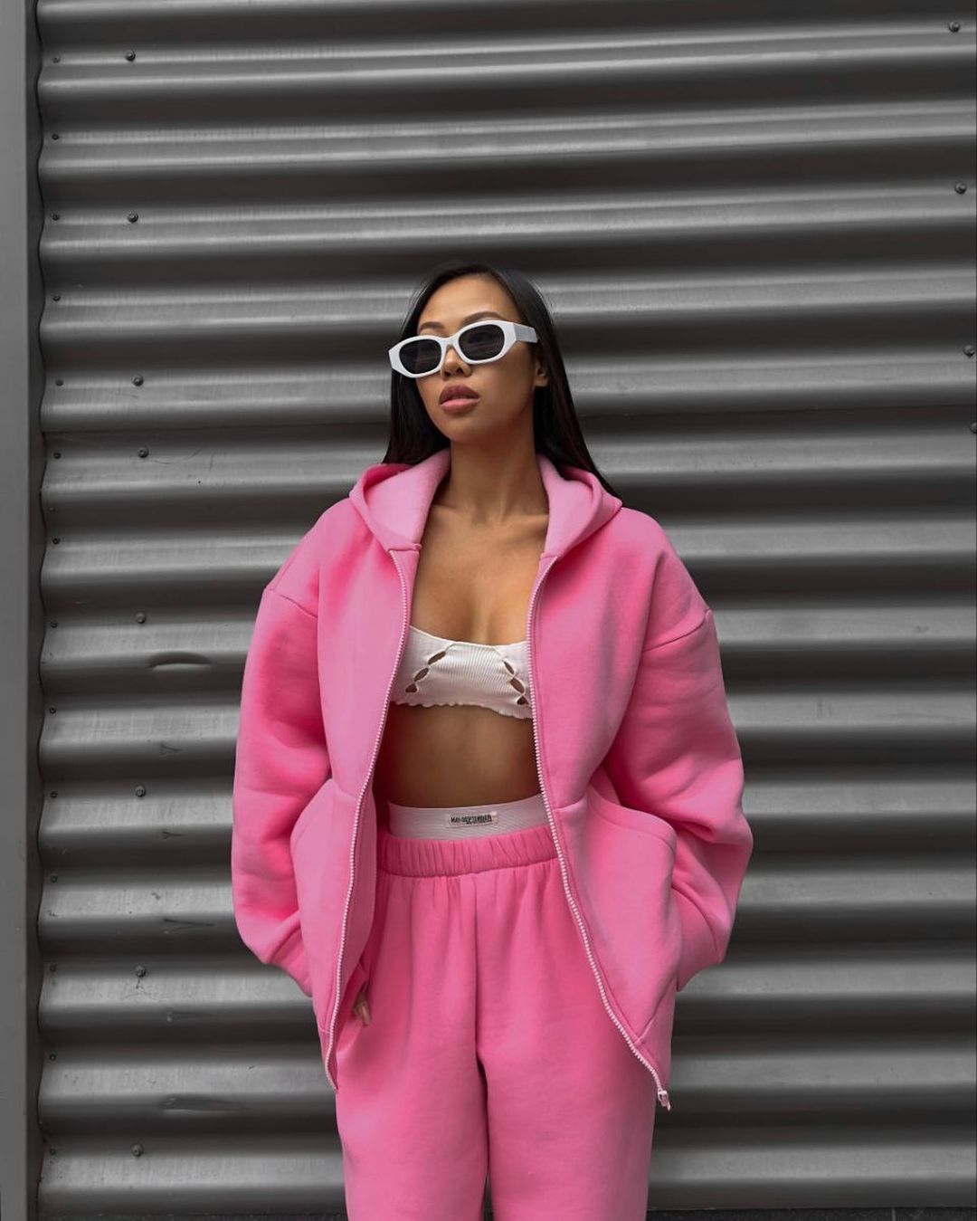 Women's sporty set consisting of a hooded jacket and jogging pants NOVAE