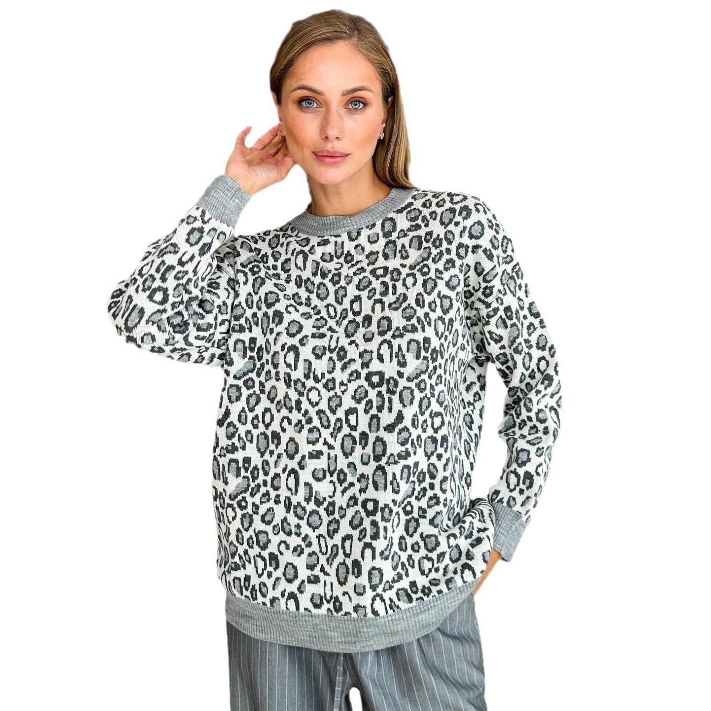 Women's casual sweater with modern leopard print and round neckline NOVAE