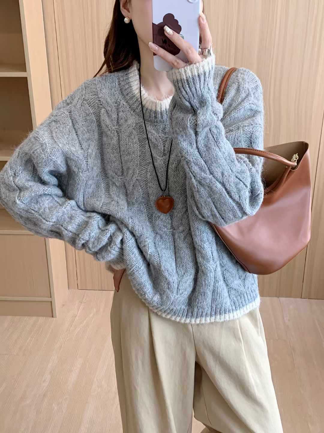 Women's chunky knit sweater with cable pattern and round neckline NOVAE