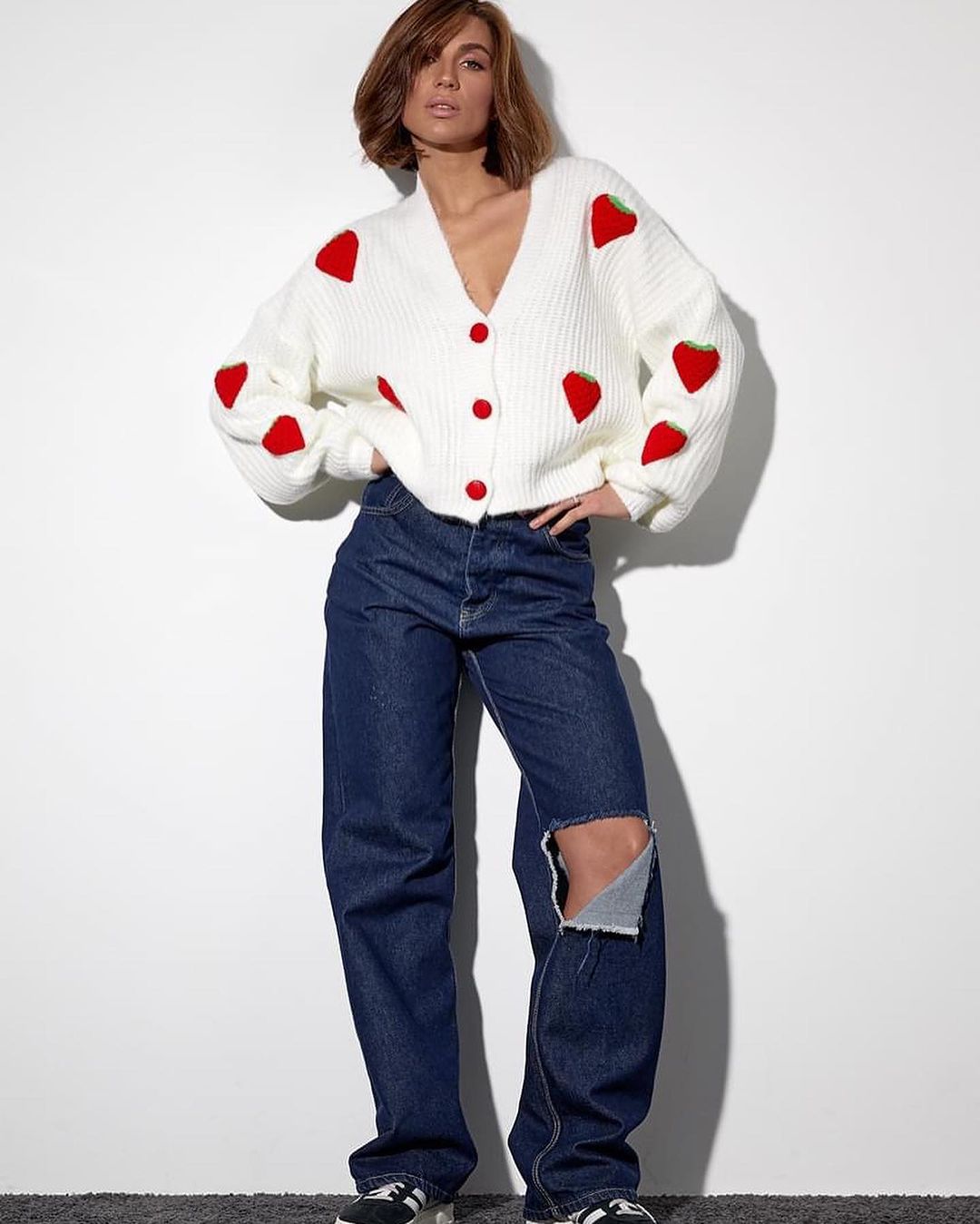 Women's cardigan with fruity appliqué design NOVAE