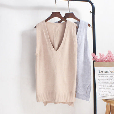 Women's sleeveless knit top with V-neck and fine knit texture NOVAE