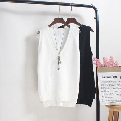 Women's sleeveless knit top with V-neck and fine knit texture NOVAE