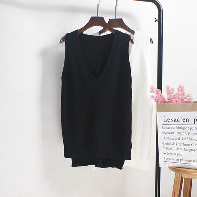 Women's sleeveless knit top with V-neck and fine knit texture NOVAE