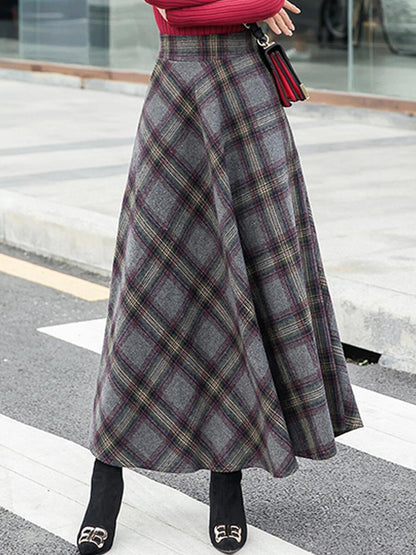 Women's elegant plaid skirt made of a high-quality wool blend with a high waistband NOVAE