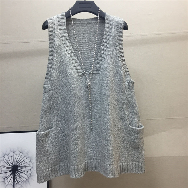 Women's V-neck knit top with side pockets NOVAE