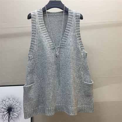 Women's V-neck knit top with side pockets NOVAE