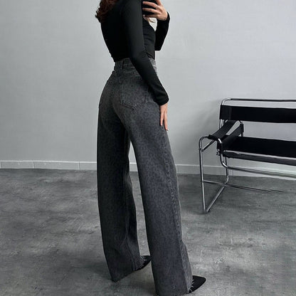 Women's jeans in a fashionable snake print with a high waist and straight cut NOVAE