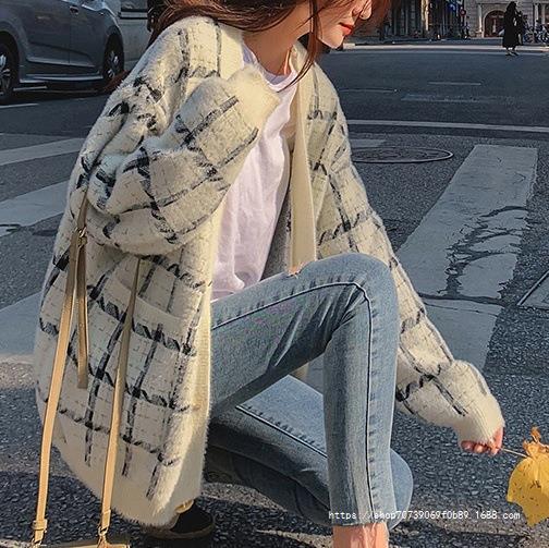 Women's Cozy Oversized Knit Cardigan with Check Pattern NOVAE