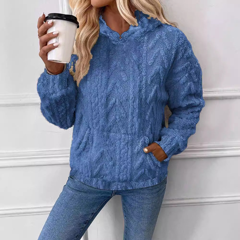 Women's hooded sweatshirt made of cozy material with integrated pouch pockets NOVAE