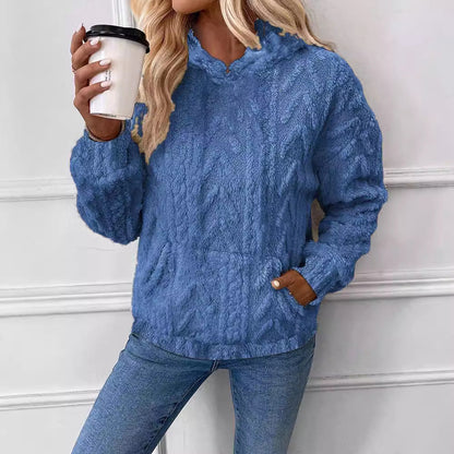 Women's hooded sweatshirt made of cozy material with integrated pouch pockets NOVAE