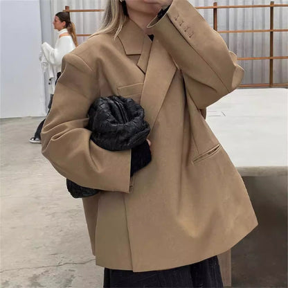 Women's oversized blazer jacket with sophisticated cut NOVAE