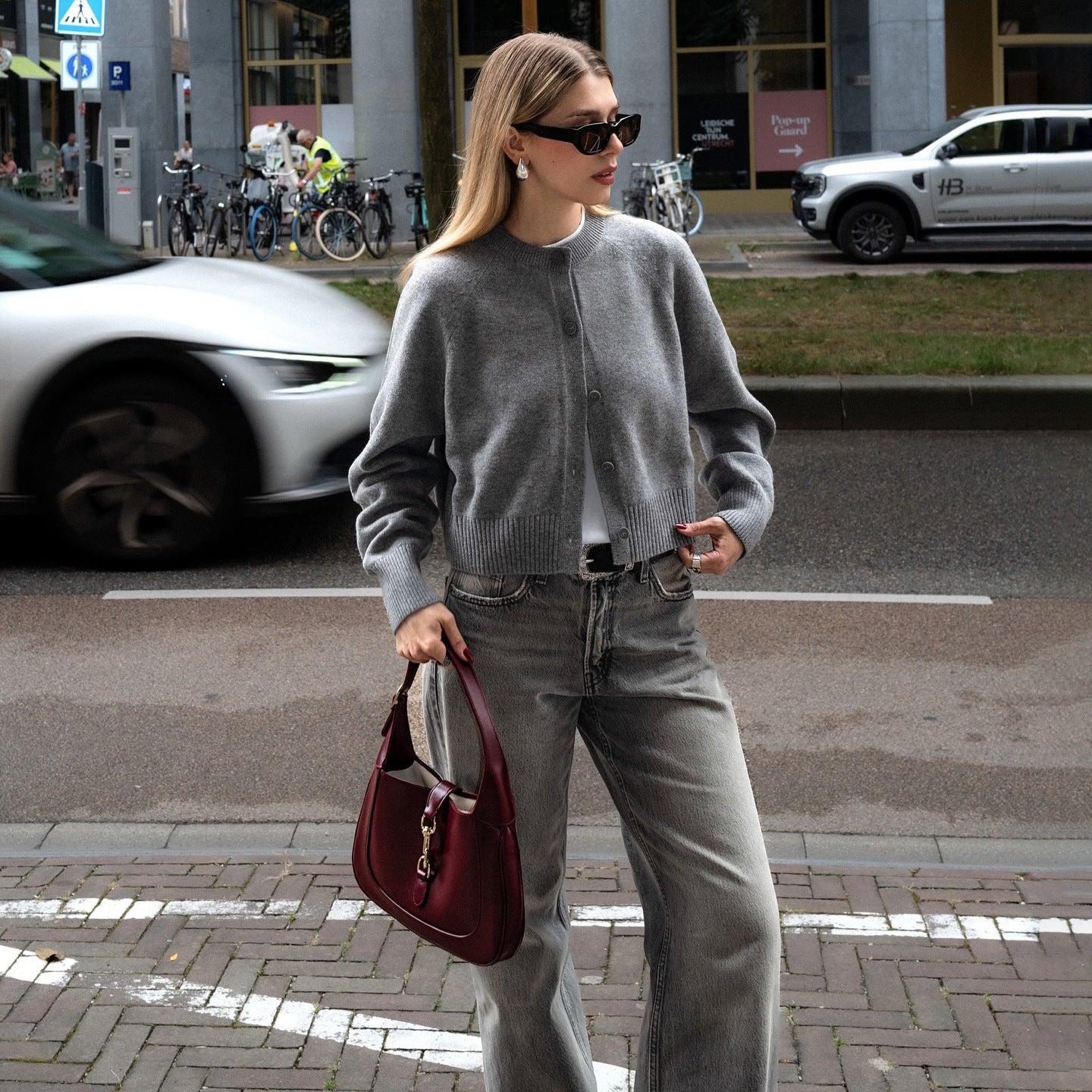 Women's elegant cardigan with fashionable collar and button details NOVAE