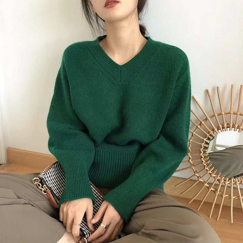 Women's V-neck sweater in soft knit NOVAE