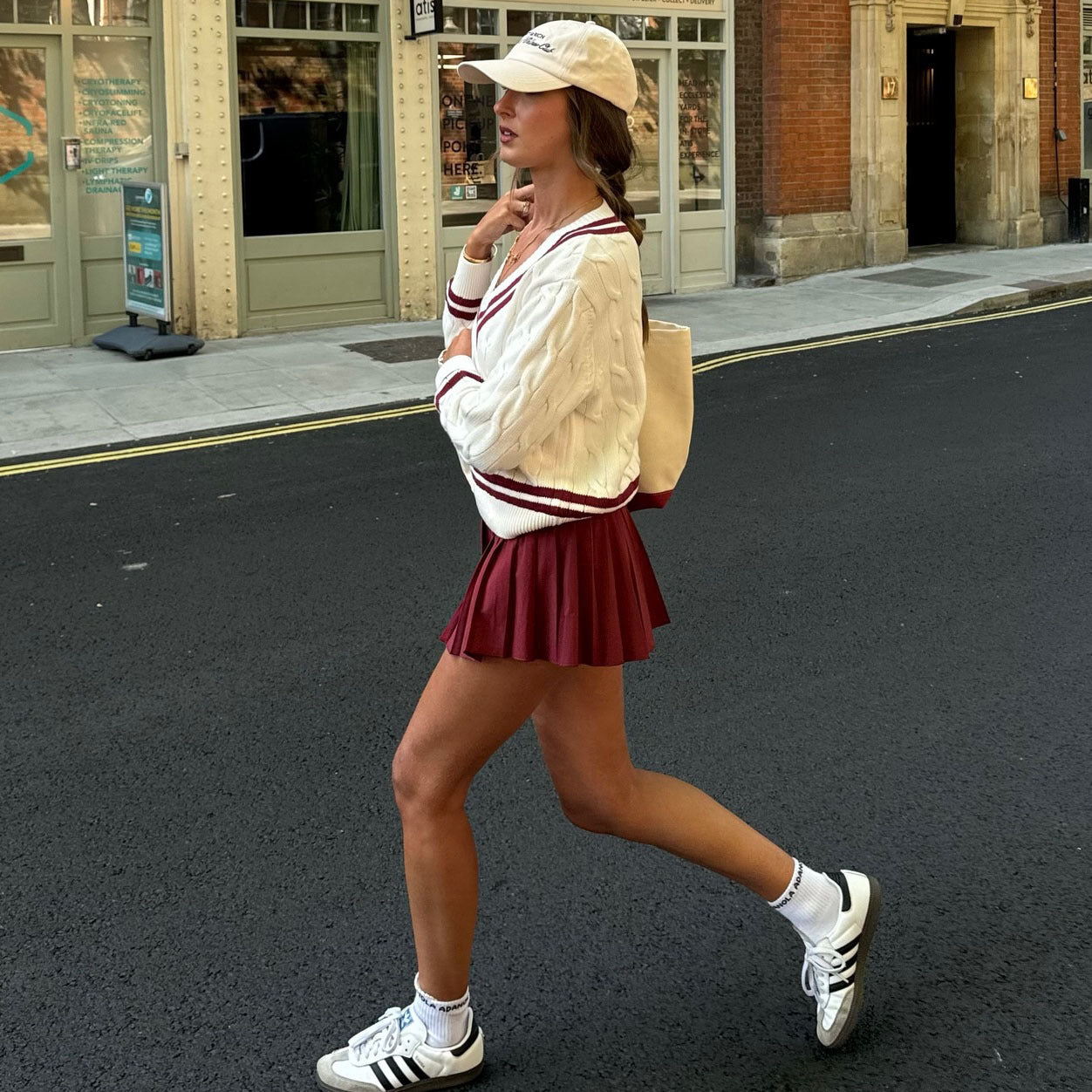 Women's casual V-neck knit sweater made of high-quality cotton NOVAE