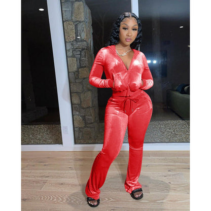 Women's sporty set consisting of a velvet hooded jacket and wide jogging pants NOVAE