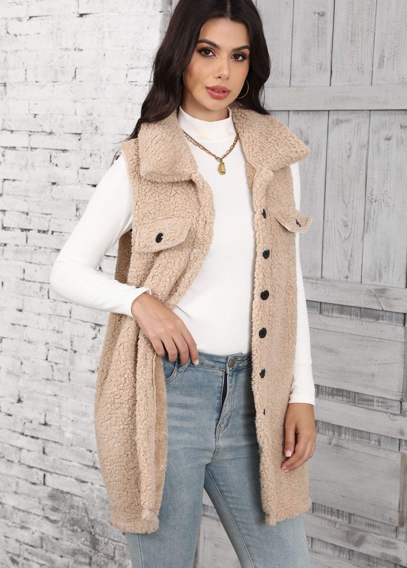 Women's Cozy Plush Vest with Patch Pockets and Fashionable Collar NOVAE