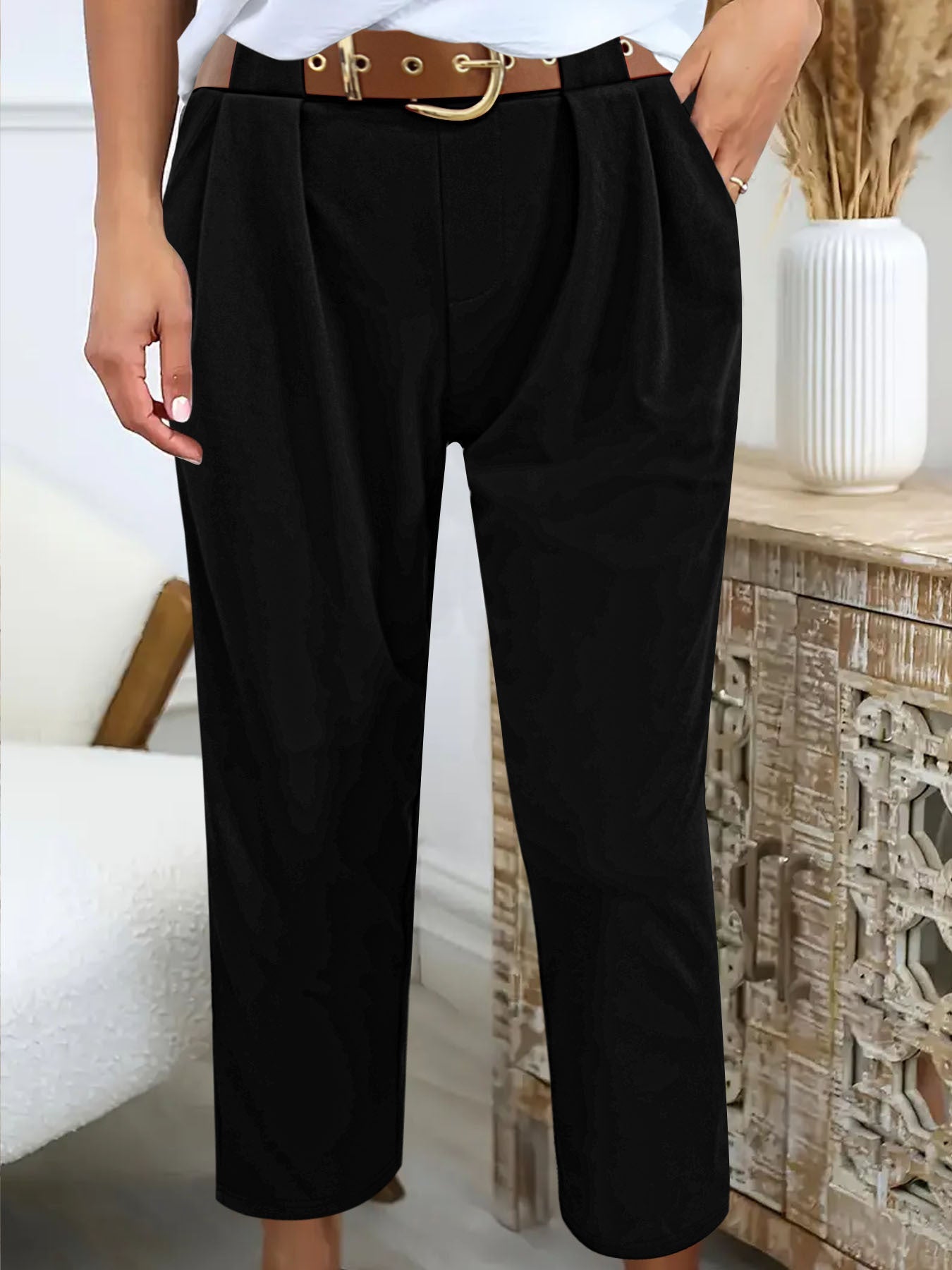 Women's elegant high-waisted trousers with decorative pleats and practical pockets NOVAE