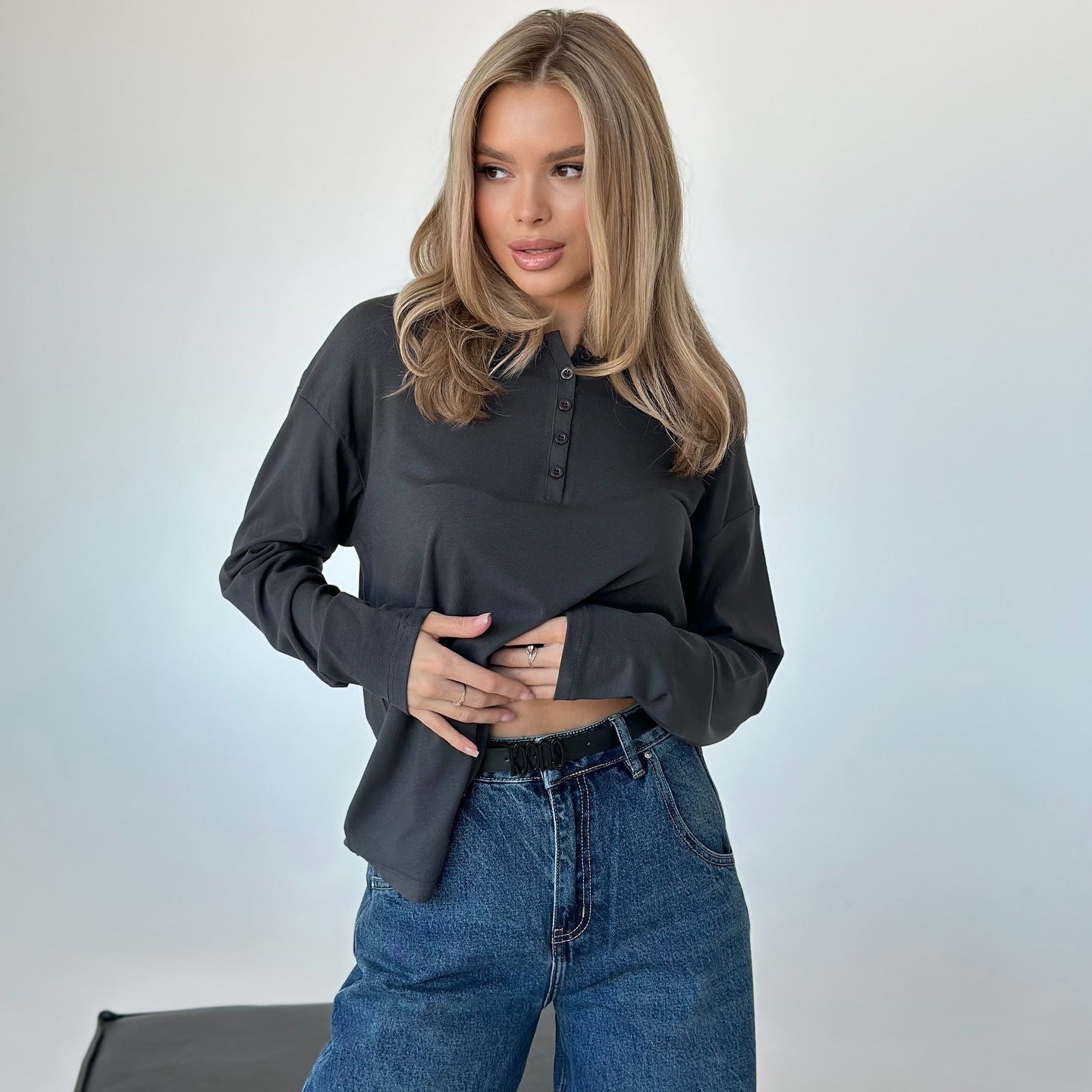 Women's long-sleeved shirt with button details and a relaxed fit NOVAE