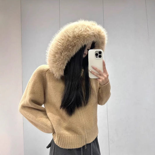 Women's cozy cardigan with luxurious fur collar and zipper NOVAE