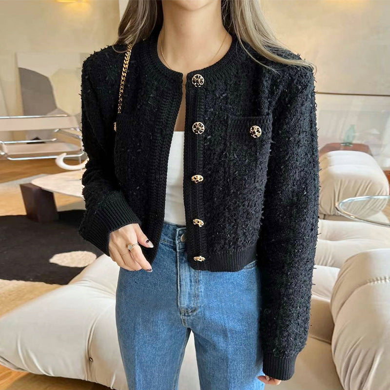 Women's trendy cardigan with decorative buttons and a casual cut NOVAE