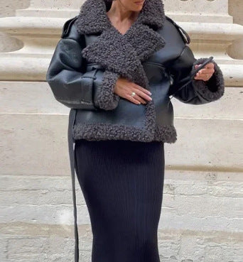 Women's faux fur jacket with stylish details and oversized cut NOVAE