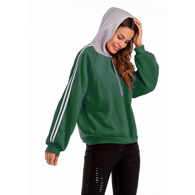 Women's fashionable hoodie with contrasting sleeves and a relaxed fit NOVAE