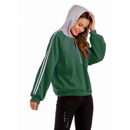 Women's fashionable hoodie with contrasting sleeves and a relaxed fit NOVAE