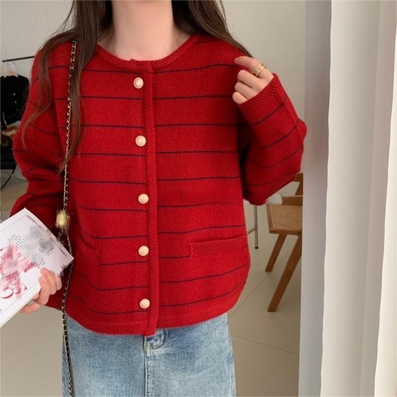 Women's cozy cardigan with fine stripes and practical pockets NOVAE