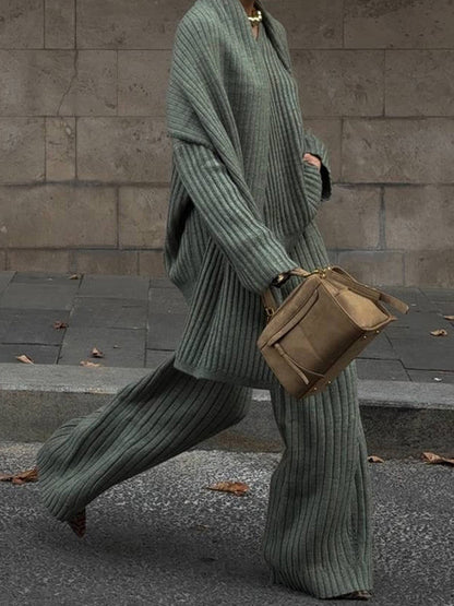 Women's wide-cut knit suit with elegant ribbed details NOVAE