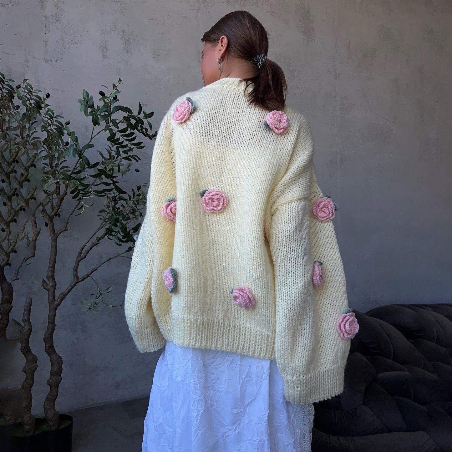 Women's knit sweater with floral appliqués and a relaxed fit NOVAE