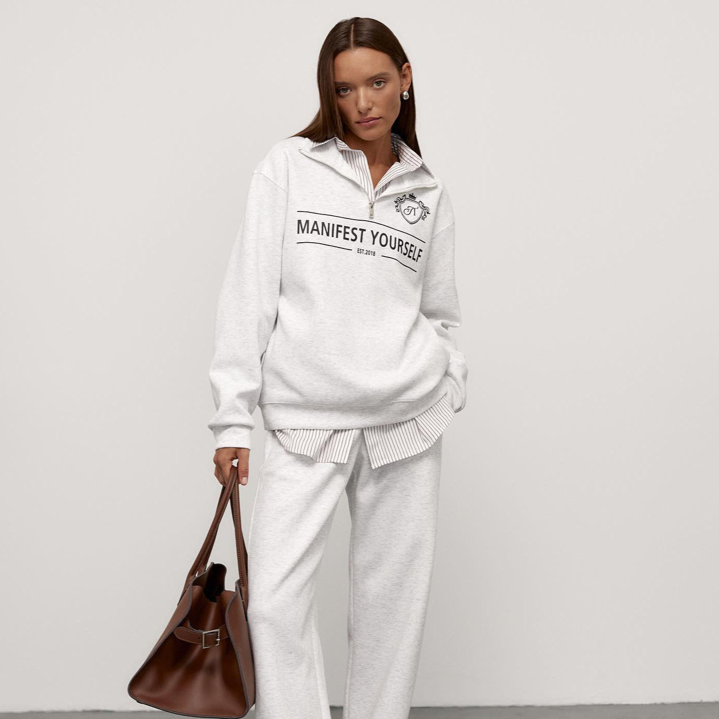 Women's sweatshirt with a fashionable stand-up collar and creative NOVAE print