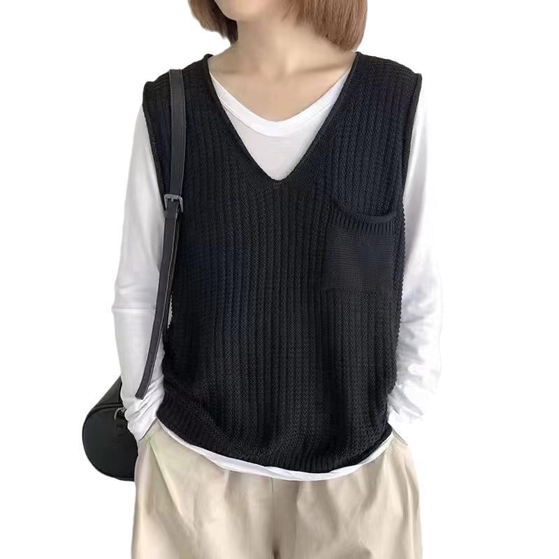Women's knitted vest with V-neck and practical chest pocket NOVAE