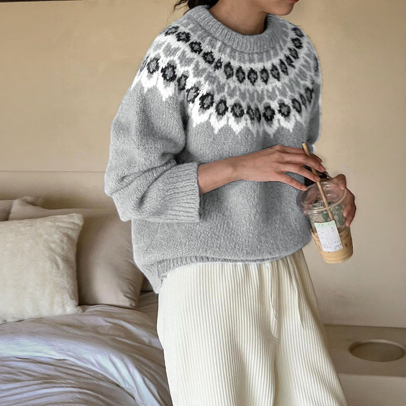 Women's knitted sweater with Scandinavian pattern and generous cut NOVAE