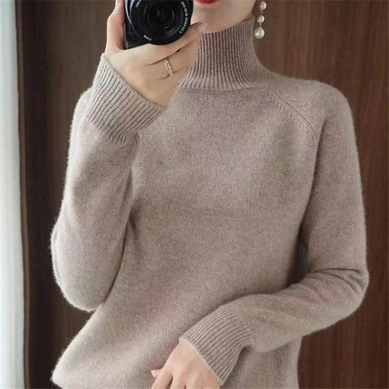 Women's soft roll-neck sweater made of fine merino wool NOVAE
