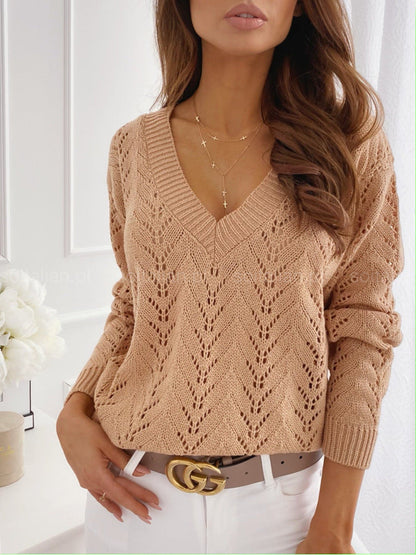 Women's V-neck knit sweater with romantic cable pattern NOVAE