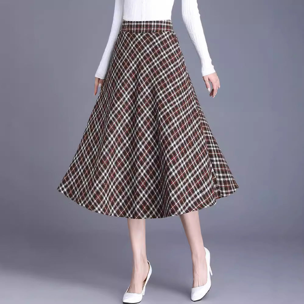 Women's midi skirt in an elegant check design with a flowing cut NOVAE