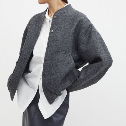 Women's sporty oversized jacket with elegant button details and a casual cut NOVAE