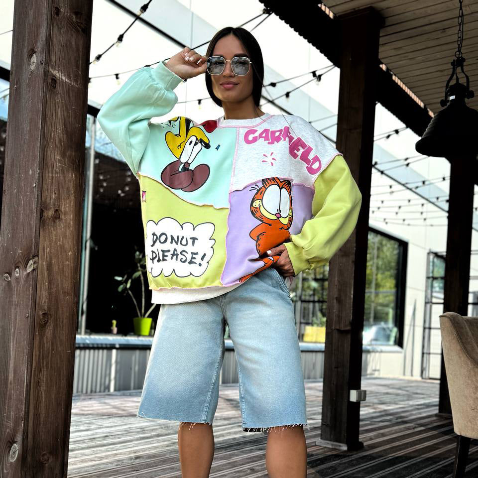 Women's sweatshirt with creative comic design NOVAE