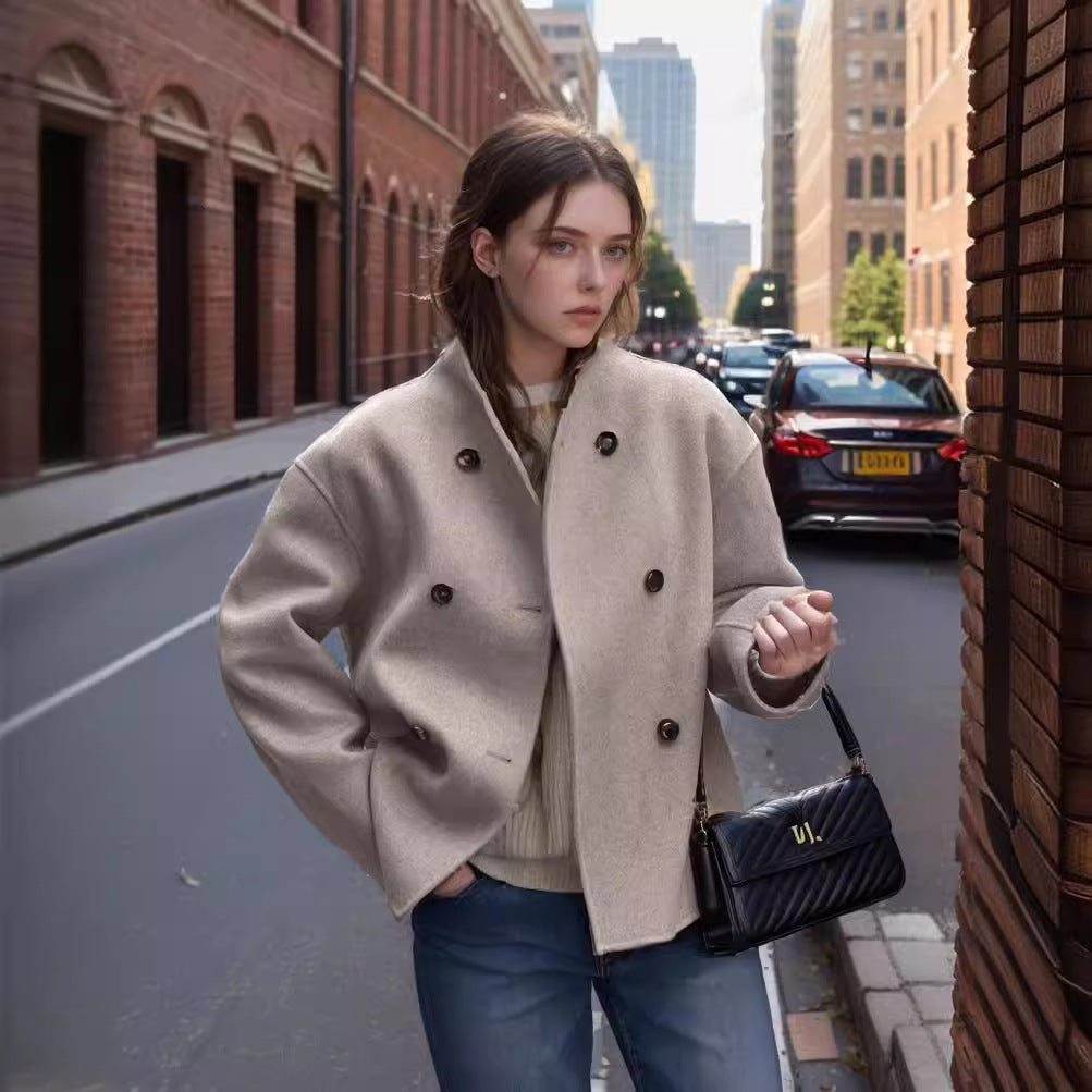 Women's fashionable short jacket with double-breasted button closure and casual sleeves NOVAE