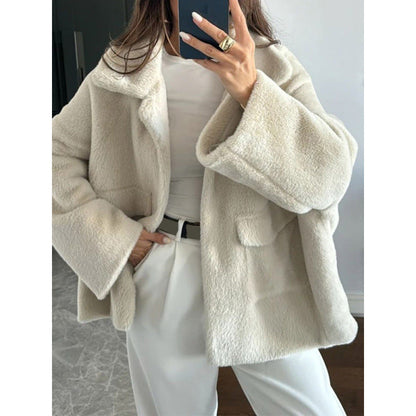 Women's Cozy Teddy Jacket with Large Lapels and Practical Pockets NOVAE