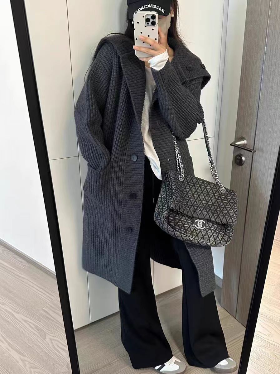 Women's chunky knit cardigan with a voluminous cut and decorative buttons NOVAE